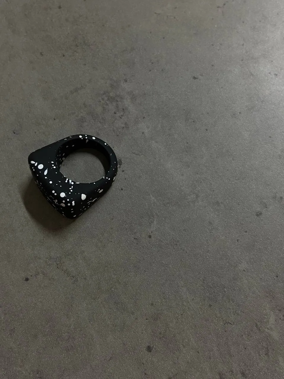 Colorful resin ring
