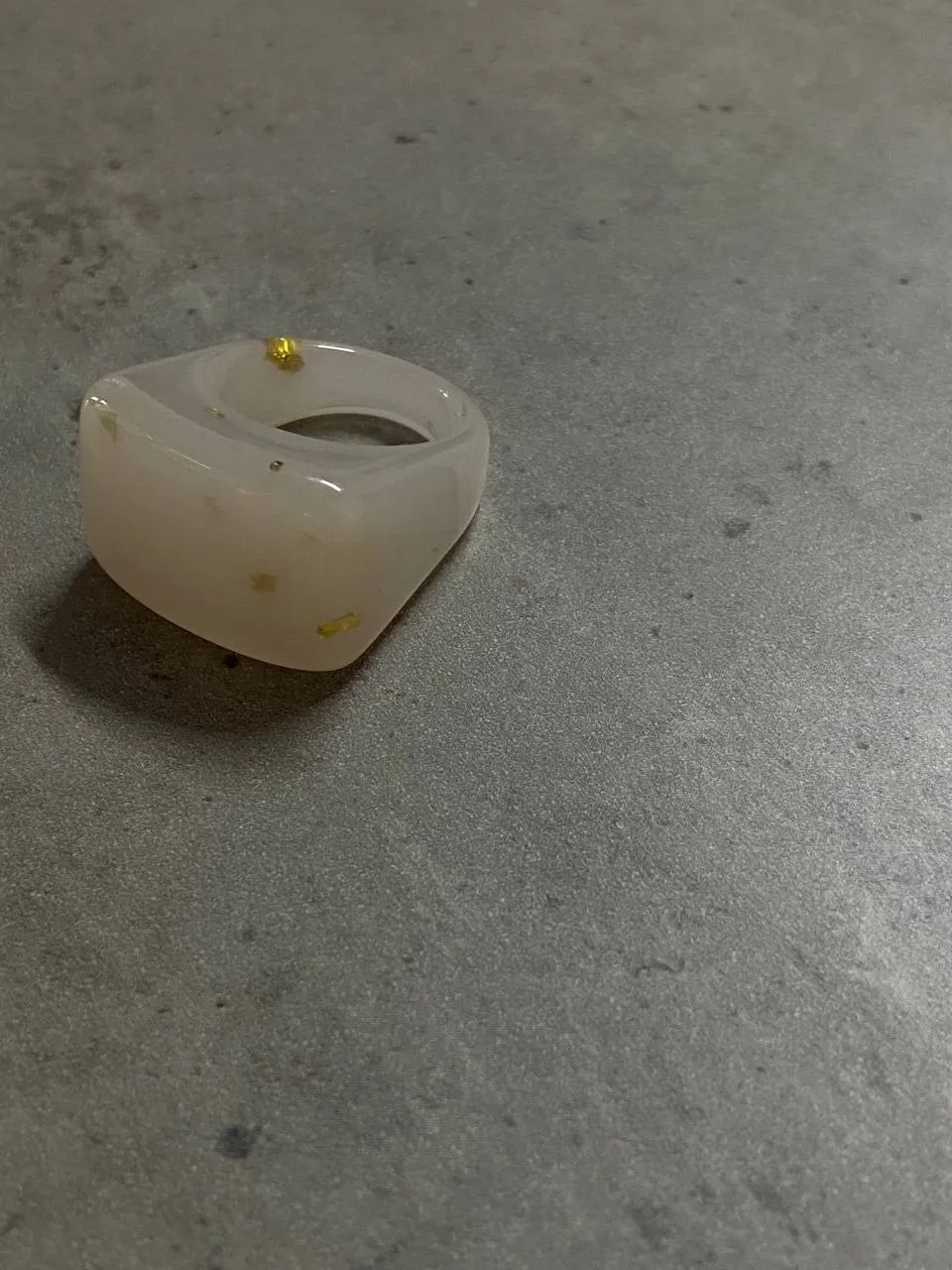 Colorful resin ring