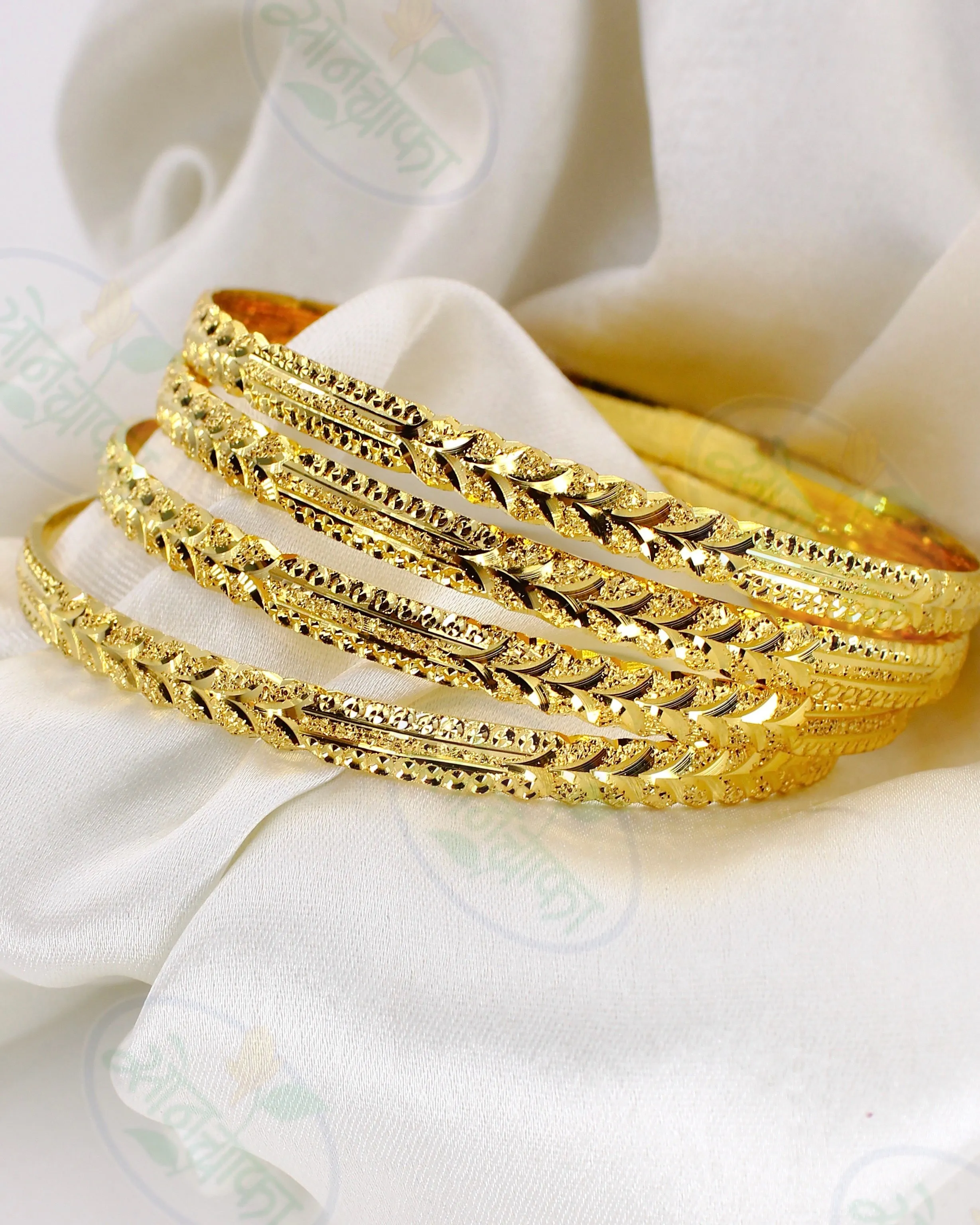 LEAF DESIGNER GOLDEN BANGLES