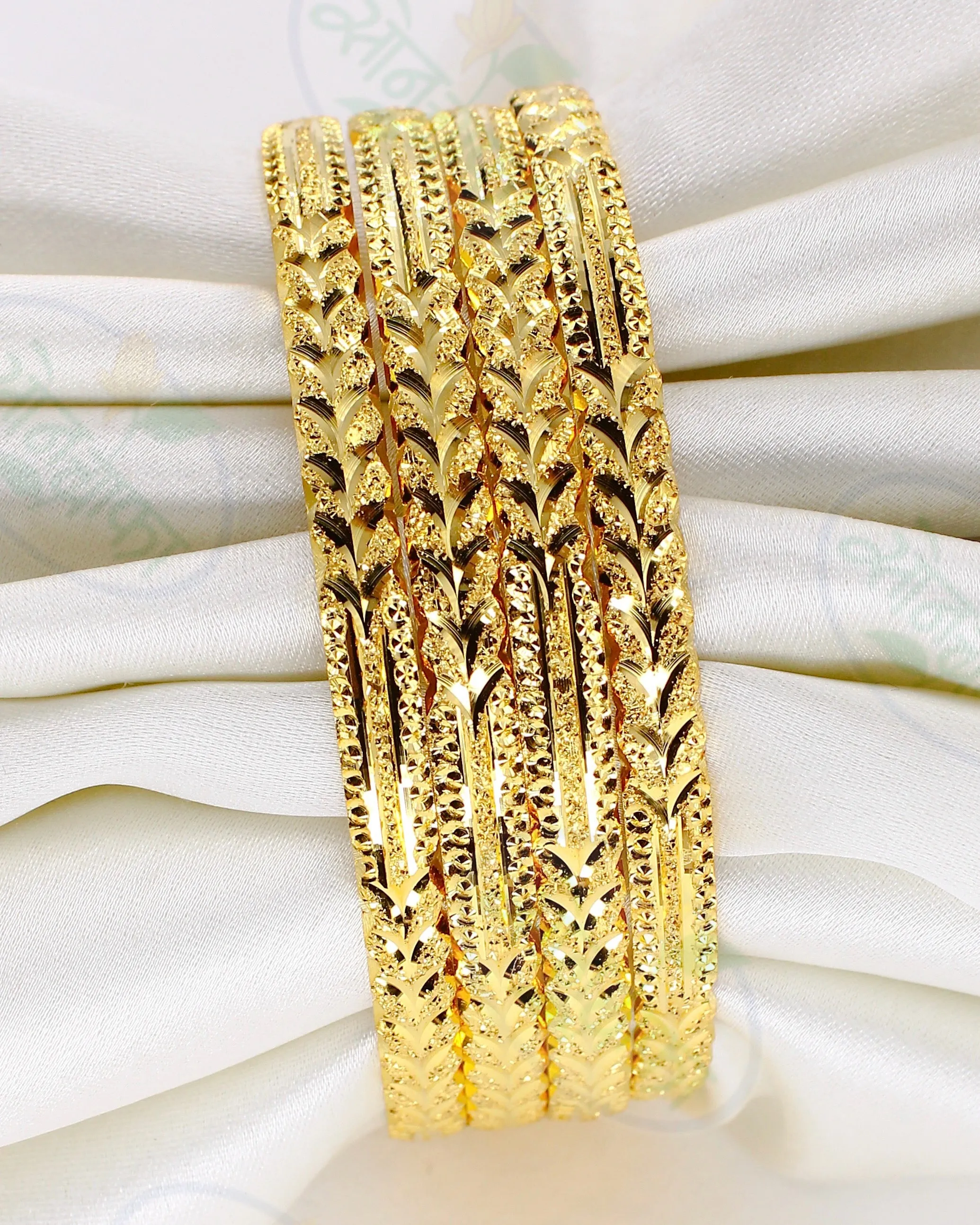 LEAF DESIGNER GOLDEN BANGLES