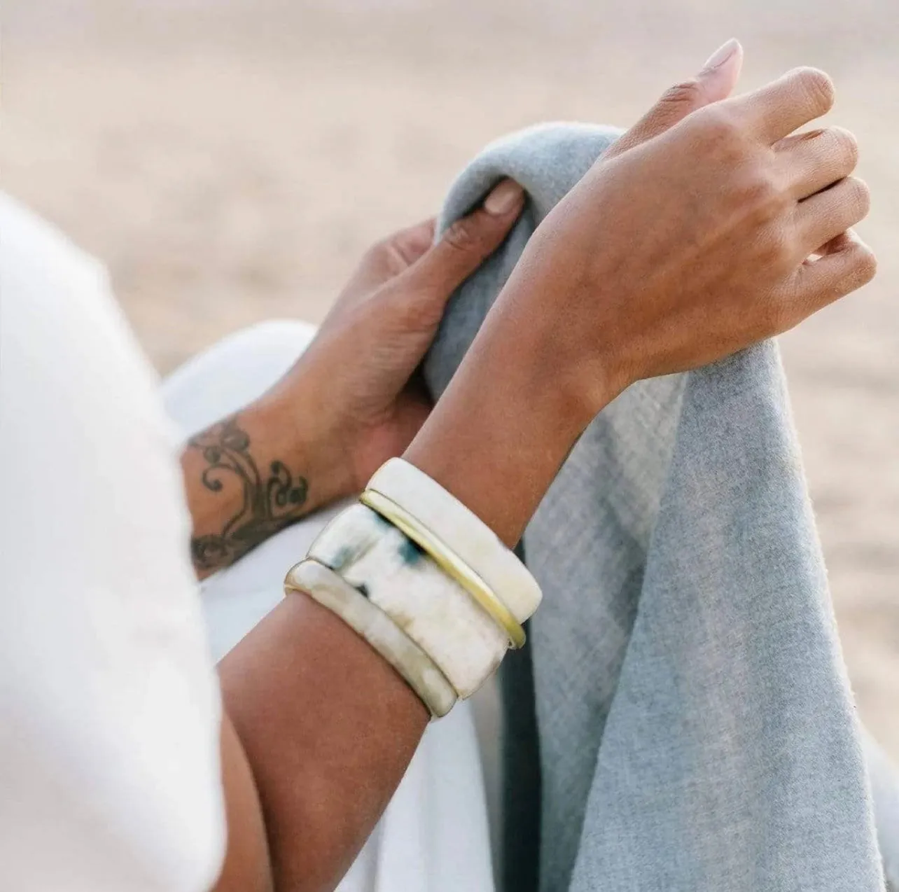 Natural & Gold Bangle Set-Sunshine Tienda